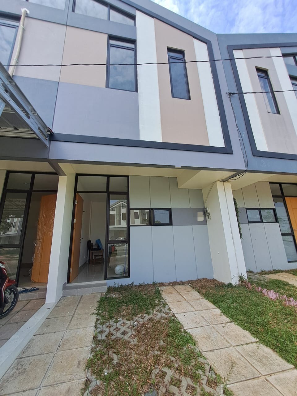Disewakan Rumah di Rotterdam Jababeka